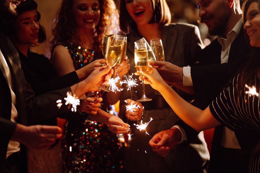 14 Essential Tips for Hosting a Stress-Free and Memorable Holiday Party